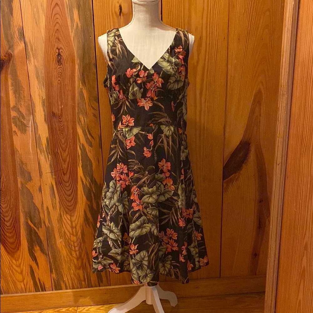 Jones New York Black and Pink Sleeveless V-Neck Sundress